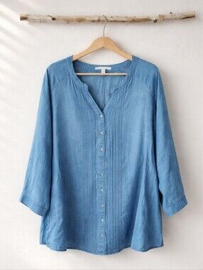 ✔️Woman Within Light Wash Button-Front Pintuck Tunic, Like New